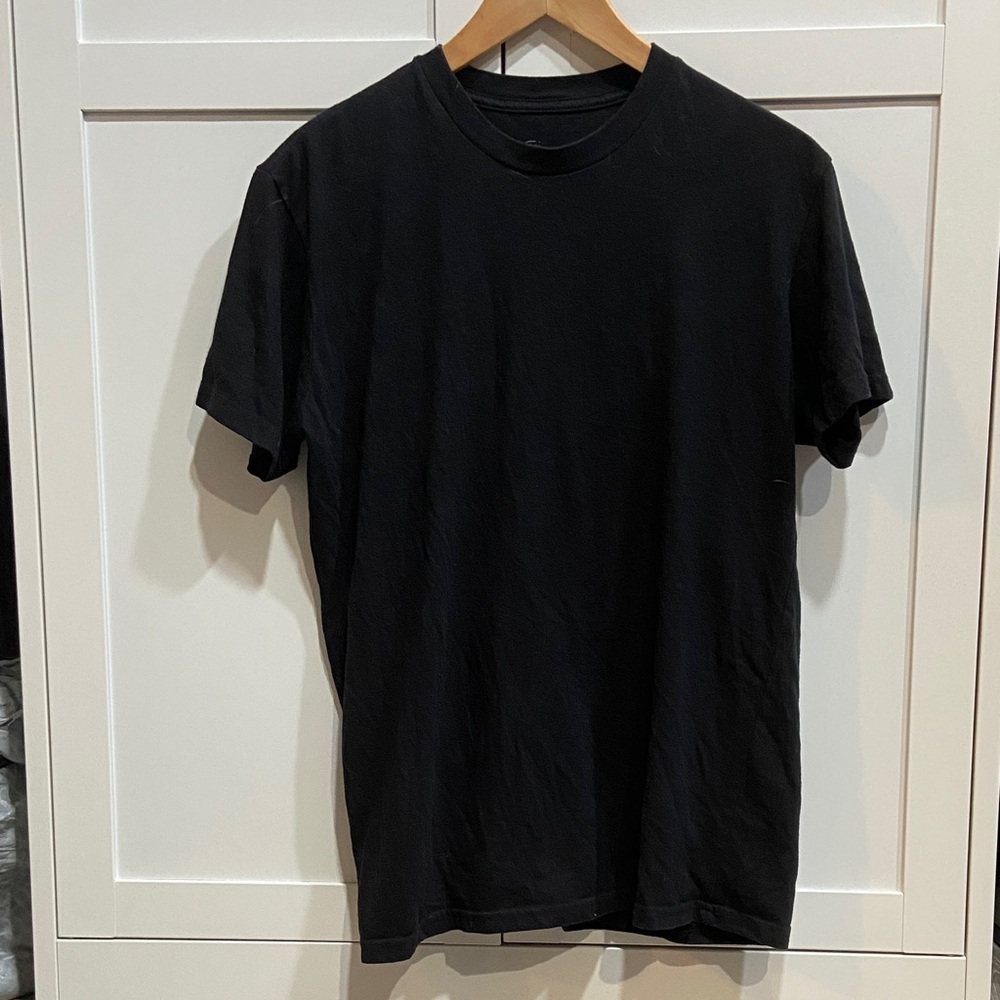 Sleek Black Men's Short Sleeve Tee